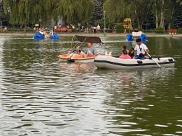 Lacul din parcul Sălii Sporturilor Ploiești