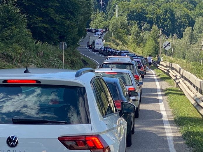coloana masina trafic aglomerat dn1