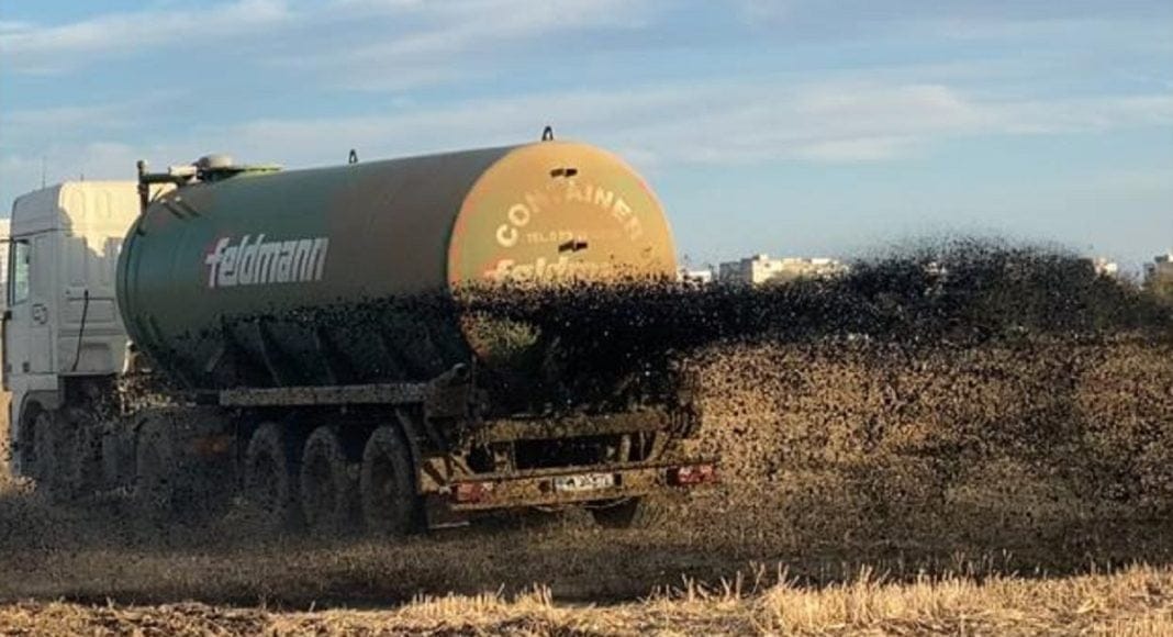 fertilizare teren agricol ingrasamant lichid