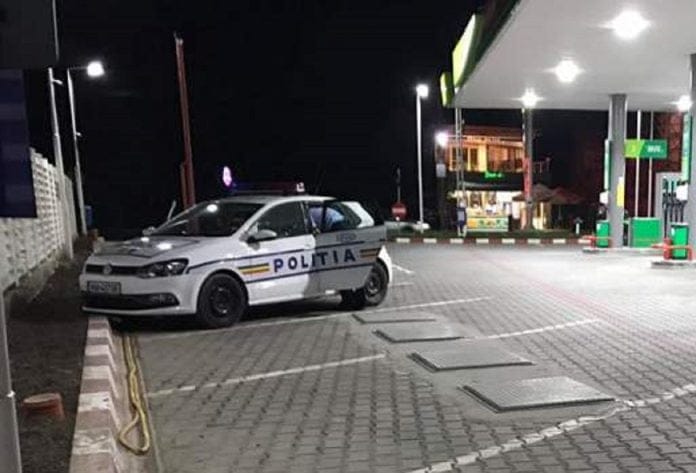 masina politie noaptea benzinarie