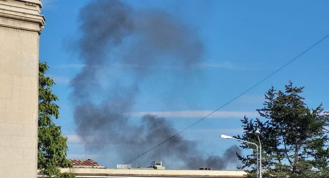 fum negru incendiu ploiesti