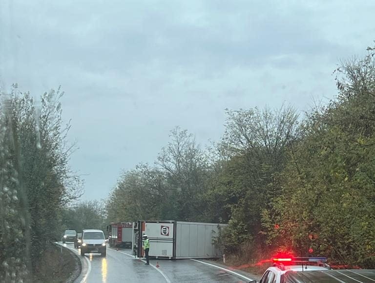 tir rasturnat dn 72