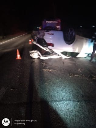 accident noaptea dn72 masina rasturnata