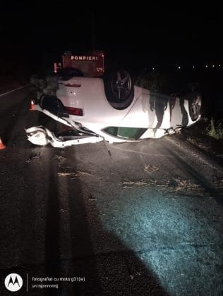 accident noaptea dn72 masina rasturnata