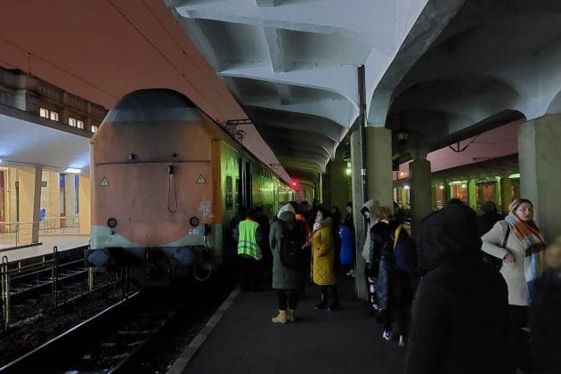 tren gara ploiesti sud