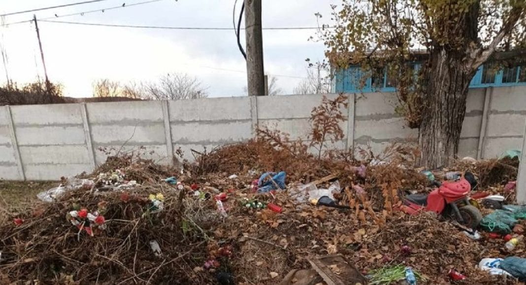deșeuri cimitir