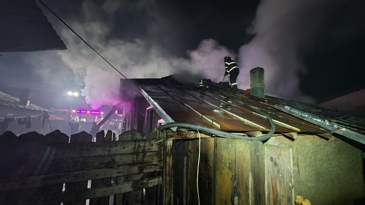 incendiu casa noaptea