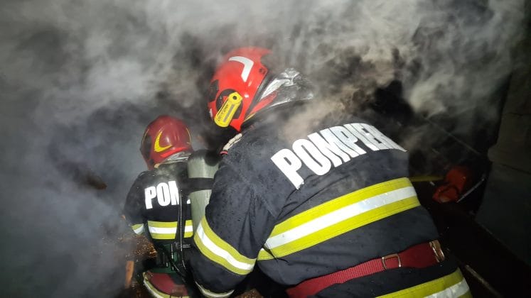 incendiu casa noaptea