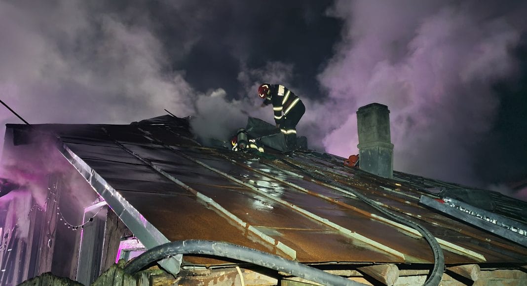 incendiu casa noaptea