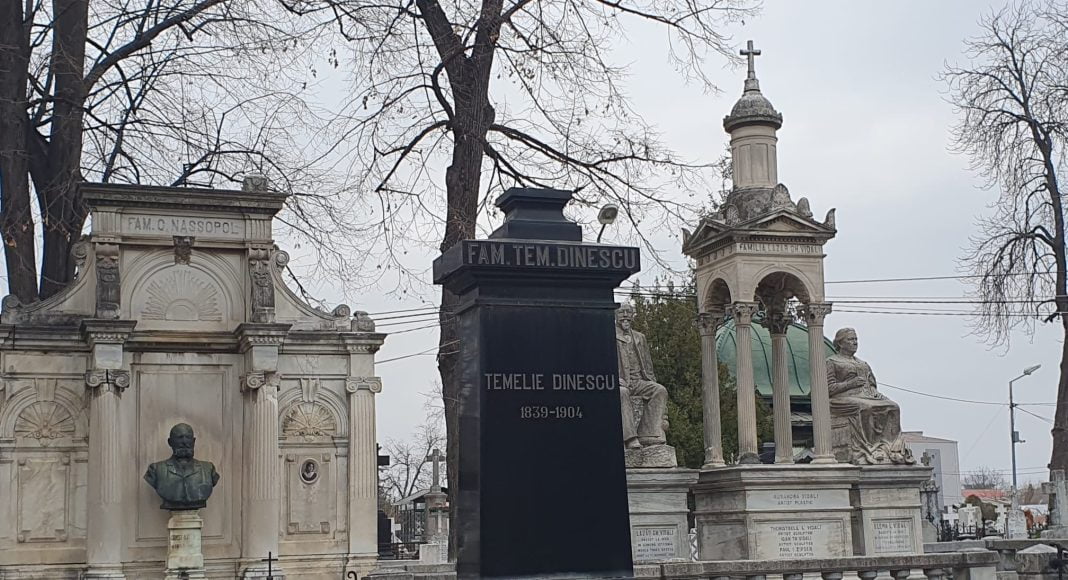 monument funerar