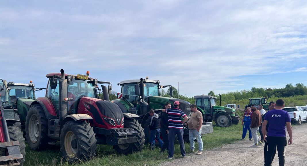 protest fermieri impotriva rachetelor antigrindina