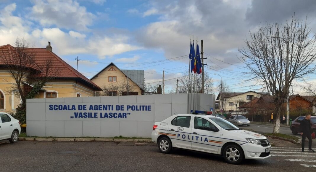 scoalaa de politie campina