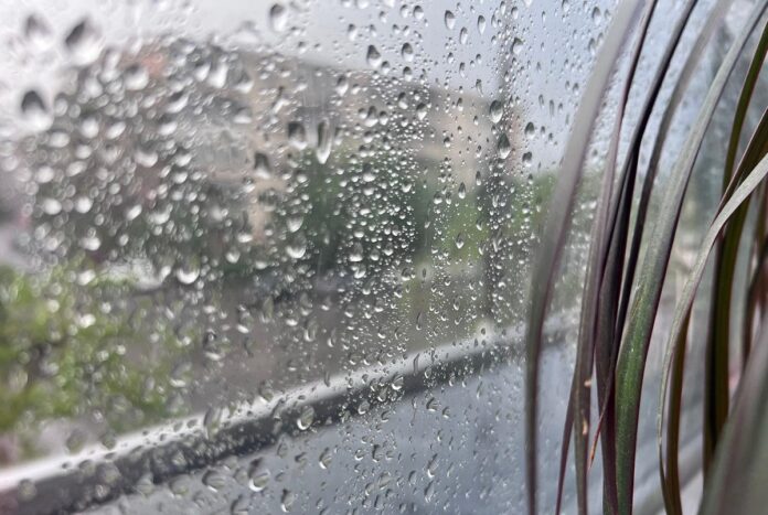 ploi vreme ploioasa ilustratie