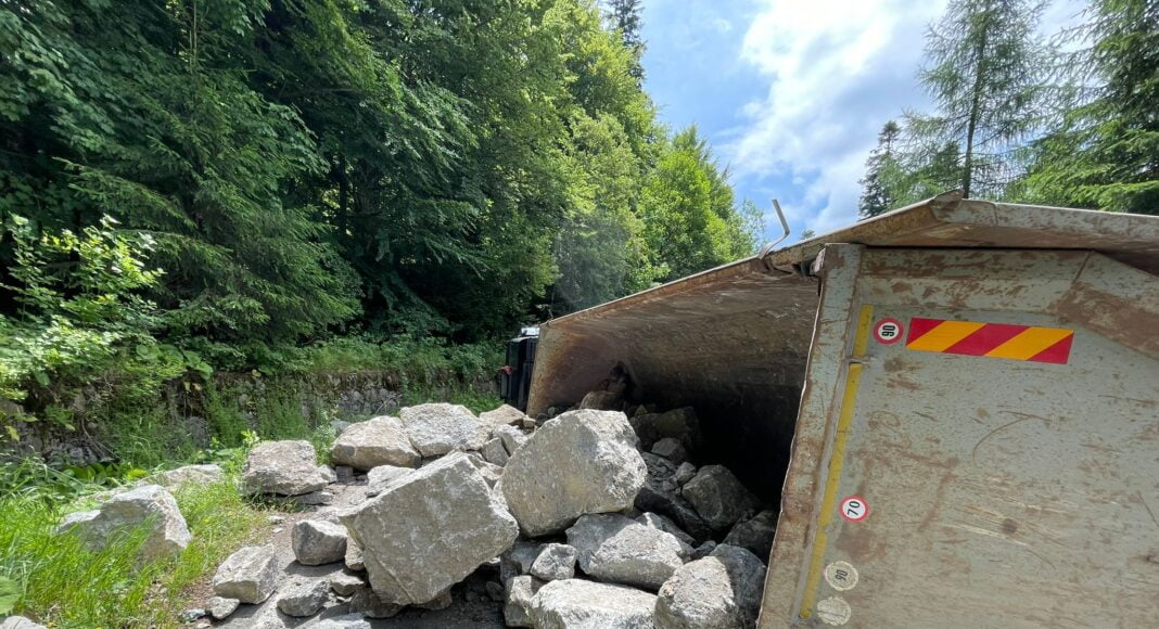 camion rasturnat dn71 sinaia