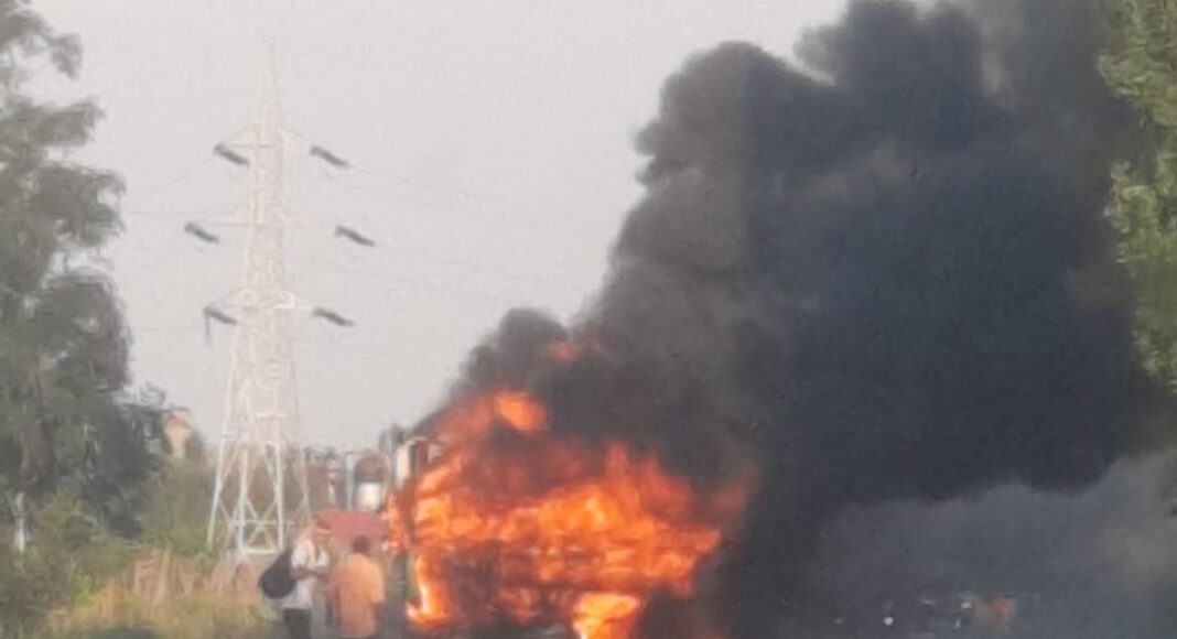 incendiu masina gunoi