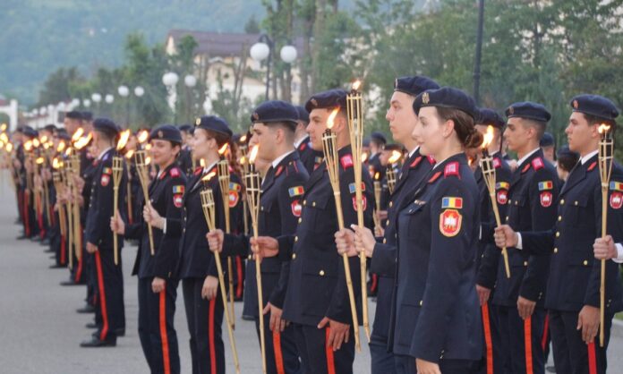 retragere cu torte elevi militari