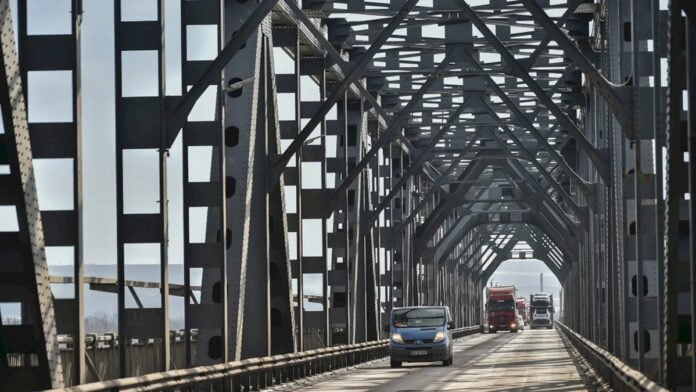 Restricții pe podul Giurgiu - Ruse - lucrări de reparații