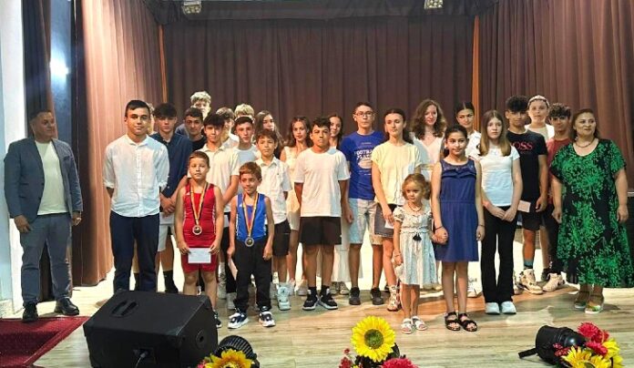 premiere-elevi-Baicoi