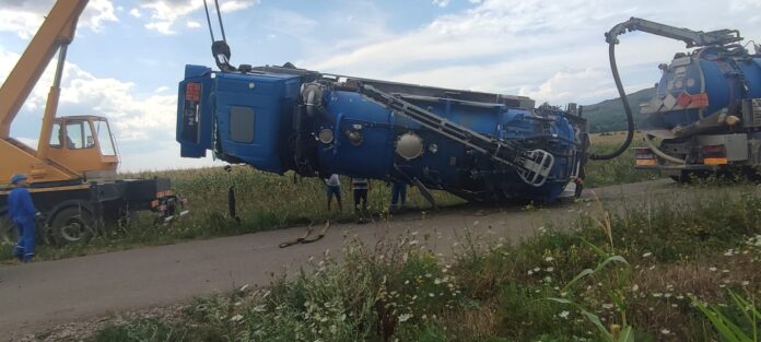 cisterna petrol rasturnata