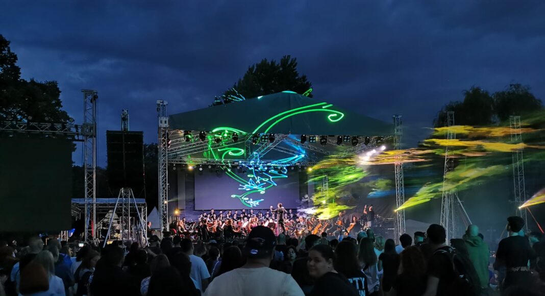 spectacol lumini lasare