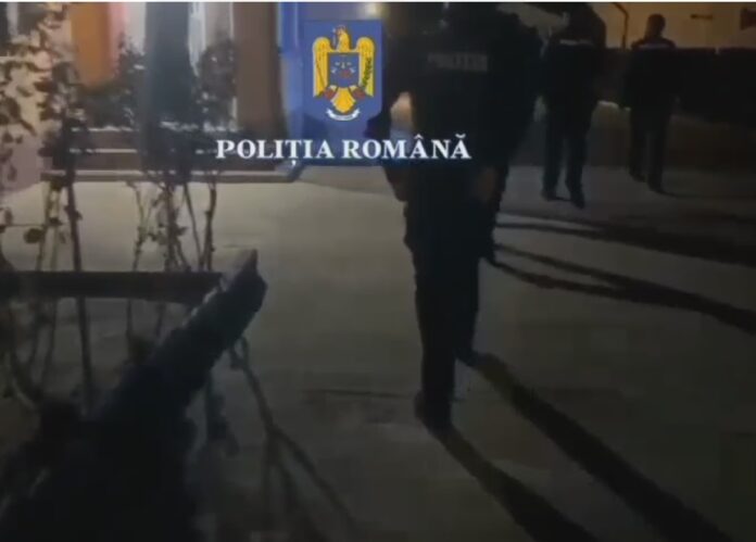 perchezitii noaptea mascati