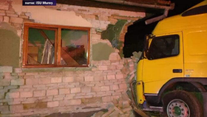 tir perete casa galati