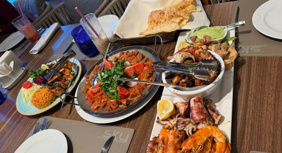 platouri calde Sky Restaurant & Terrace