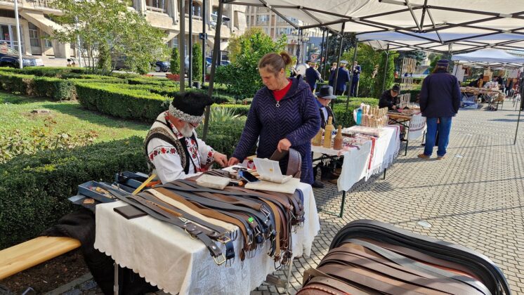 targul mestesugurilor traditionale ploiesti