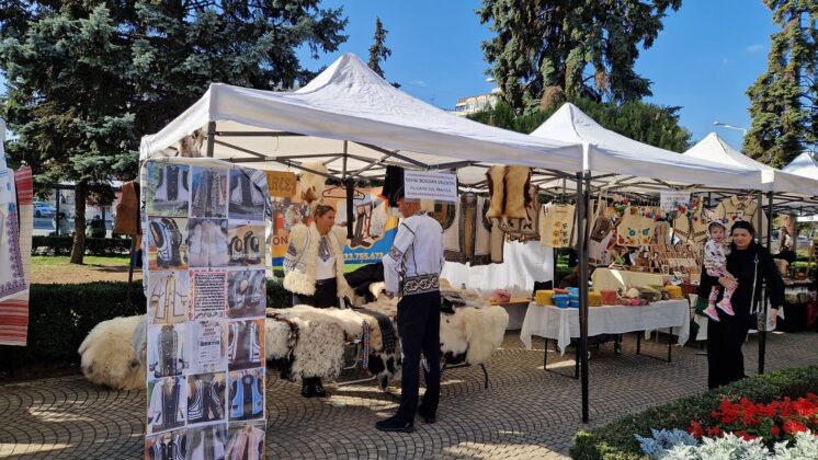 targul mestesugurilor traditionale ploiesti