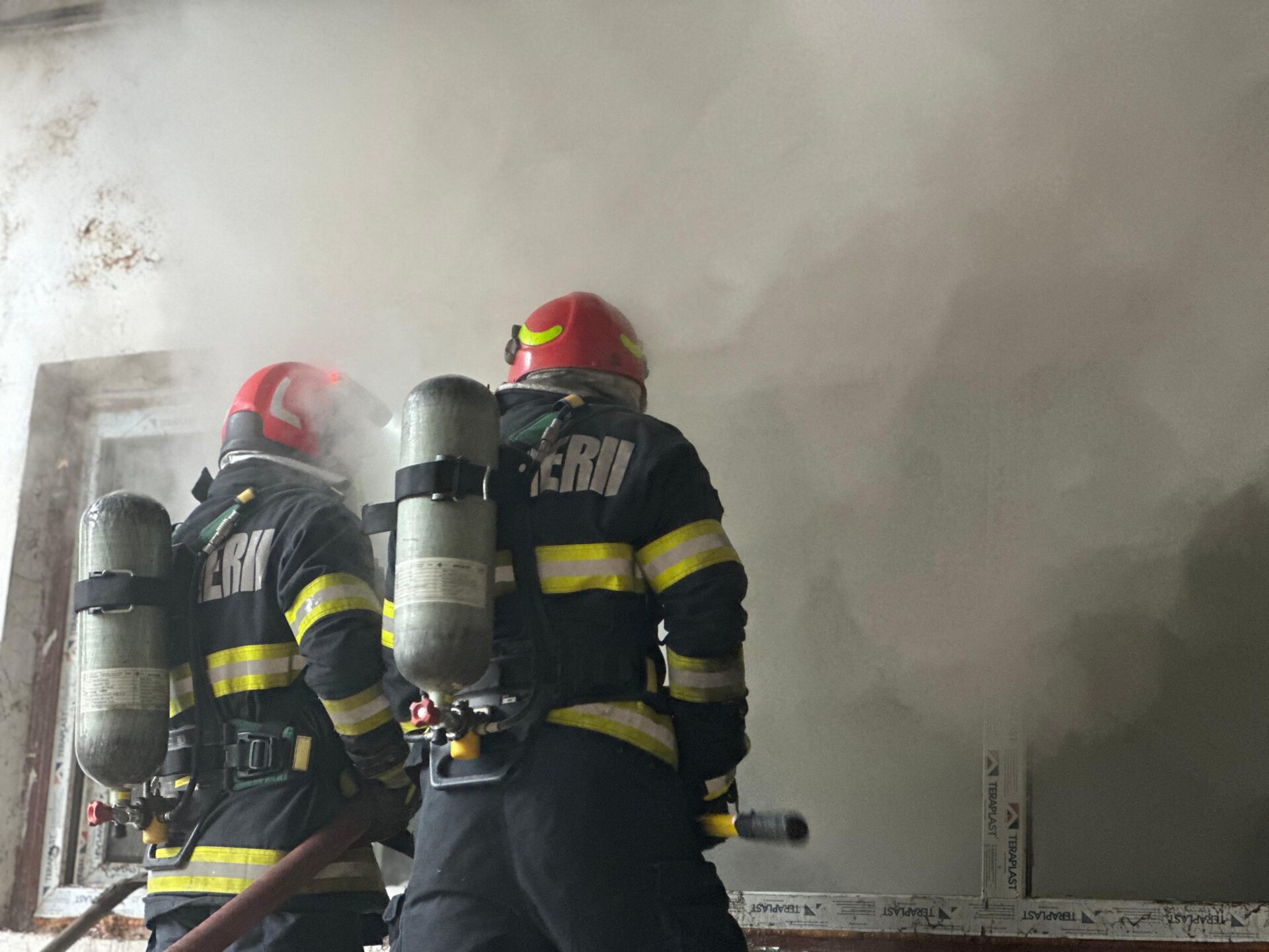 incendiu fabrica lemn bucov