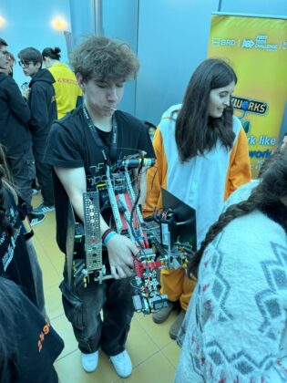 zilele roboticii ploiesti 2024