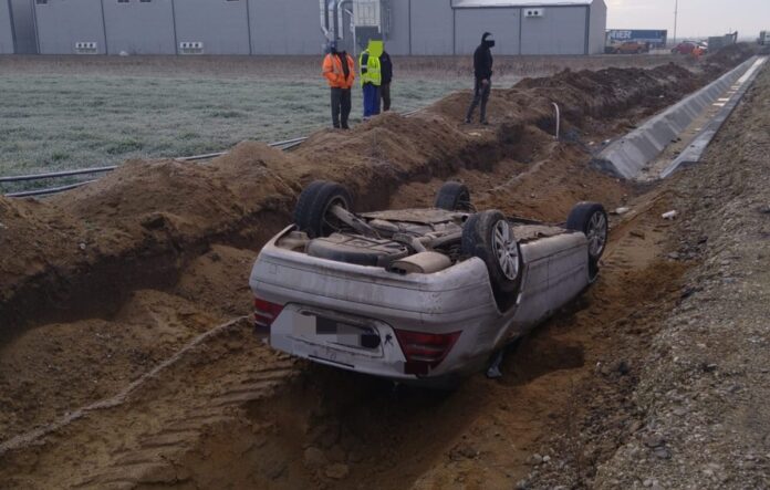 masina rasturnata sant