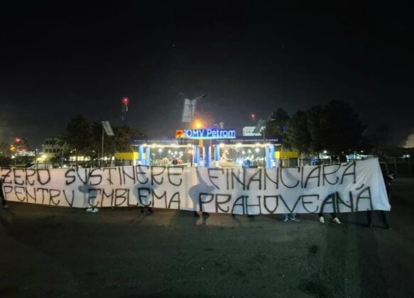 protest maniacs 2001