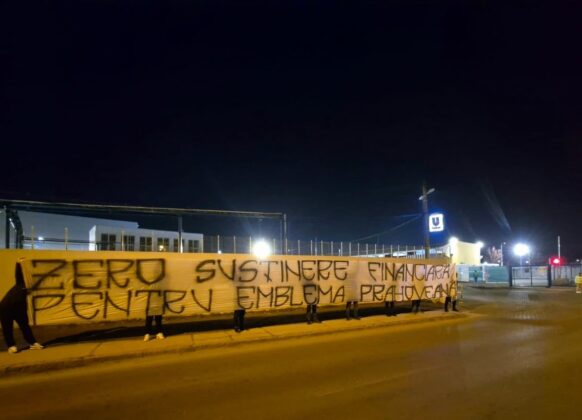 protest maniacs 2001