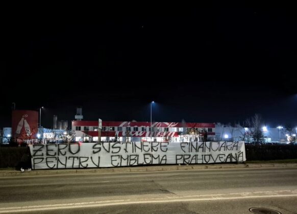 protest maniacs 2001