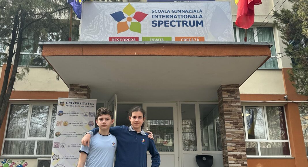 elevi scoala spectum