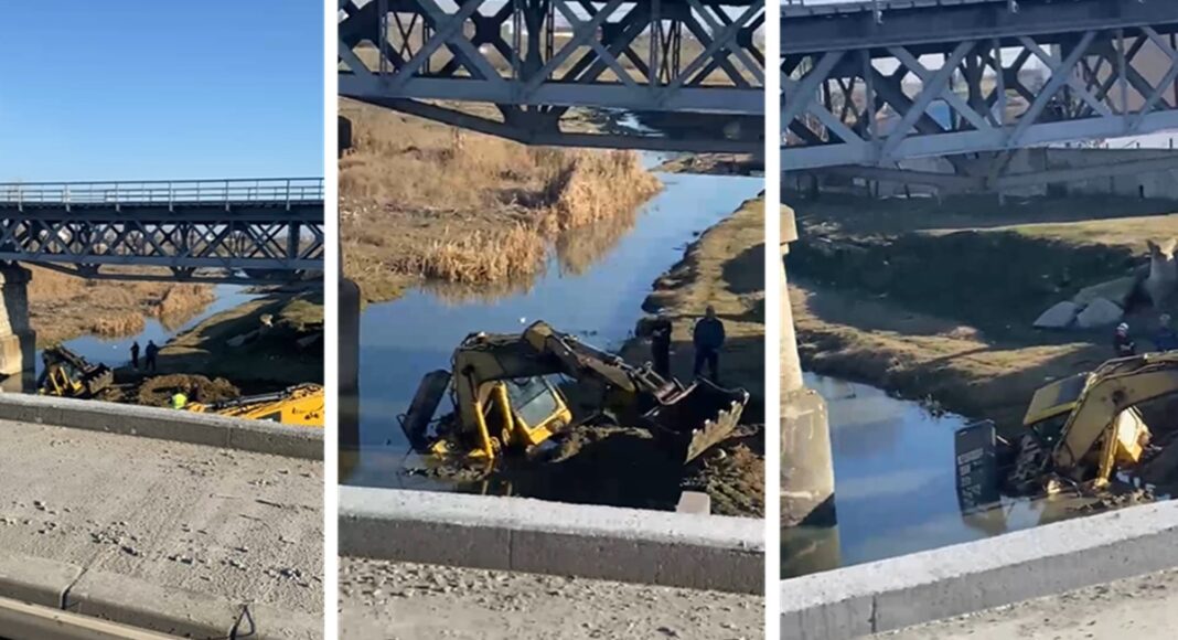 excavator apa