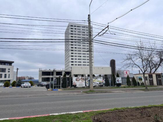 kaufland vest ploiesti si bloc adama