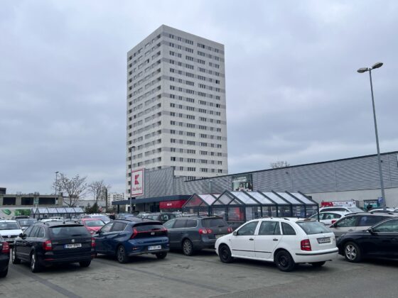 kaufland vest ploiesti si bloc adama