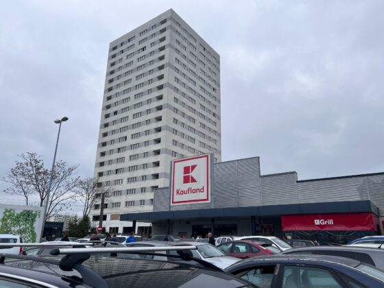 kaufland vest ploiesti si bloc adama