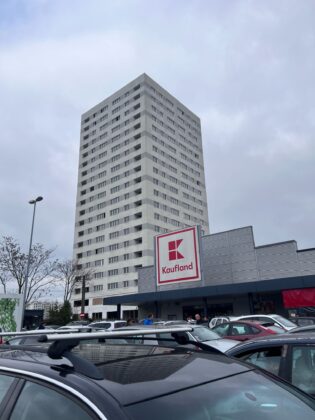kaufland vest ploiesti si bloc adama