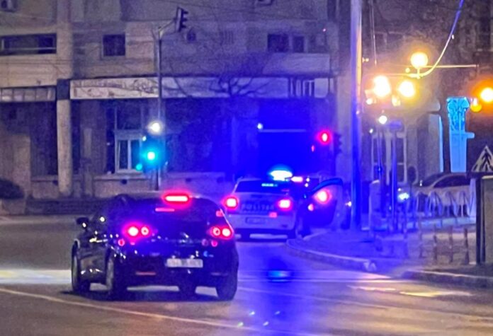 masina politie noaptea ploeisti