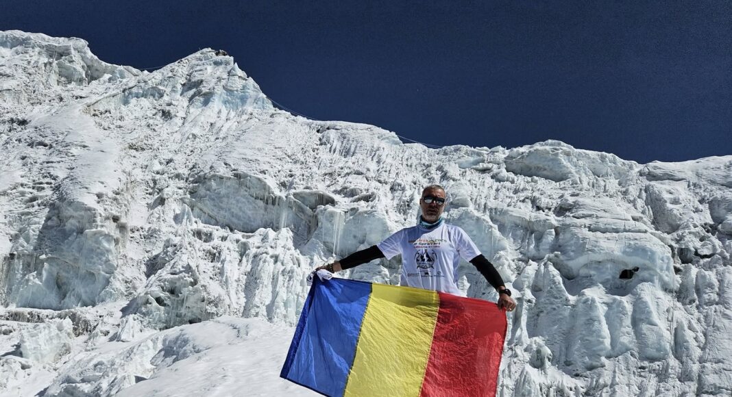 cristi minculescu pe varful lobuche