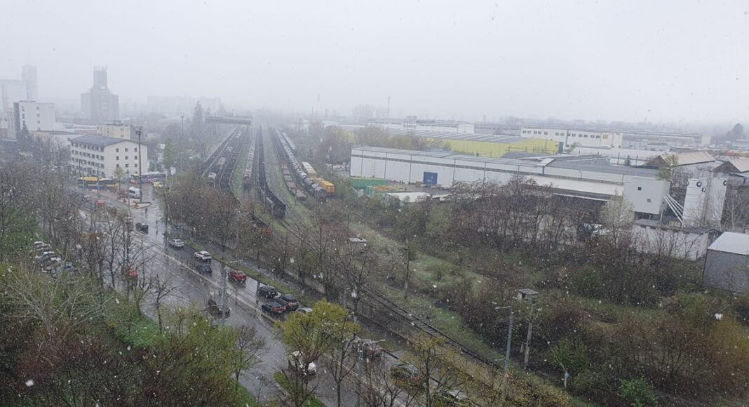 ninsoare aprilie Ploiesti