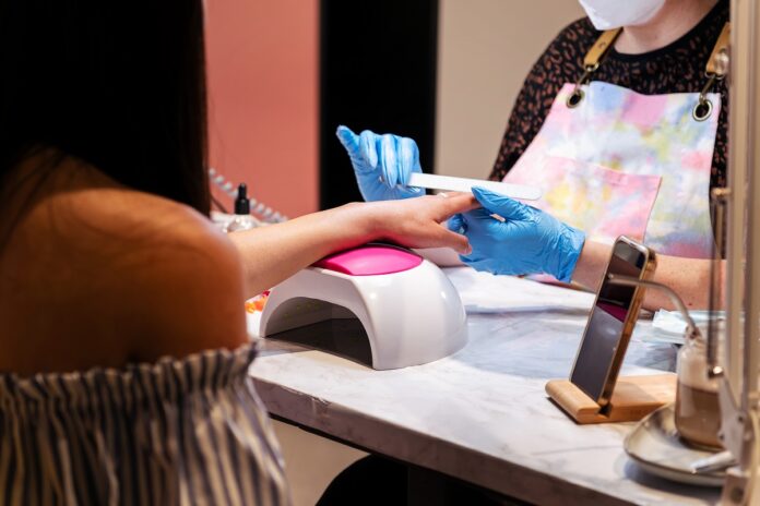 salon manichiura