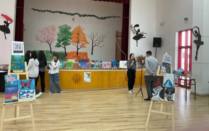 expozitie elevi