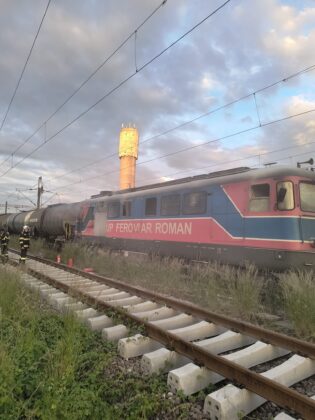 locomotiva tren flacari