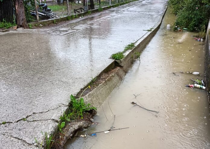 santuri apă