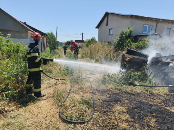 incendiu baloti