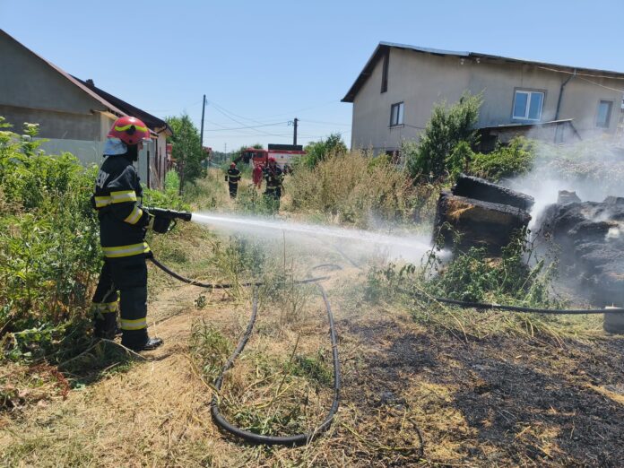 incendiu baloti